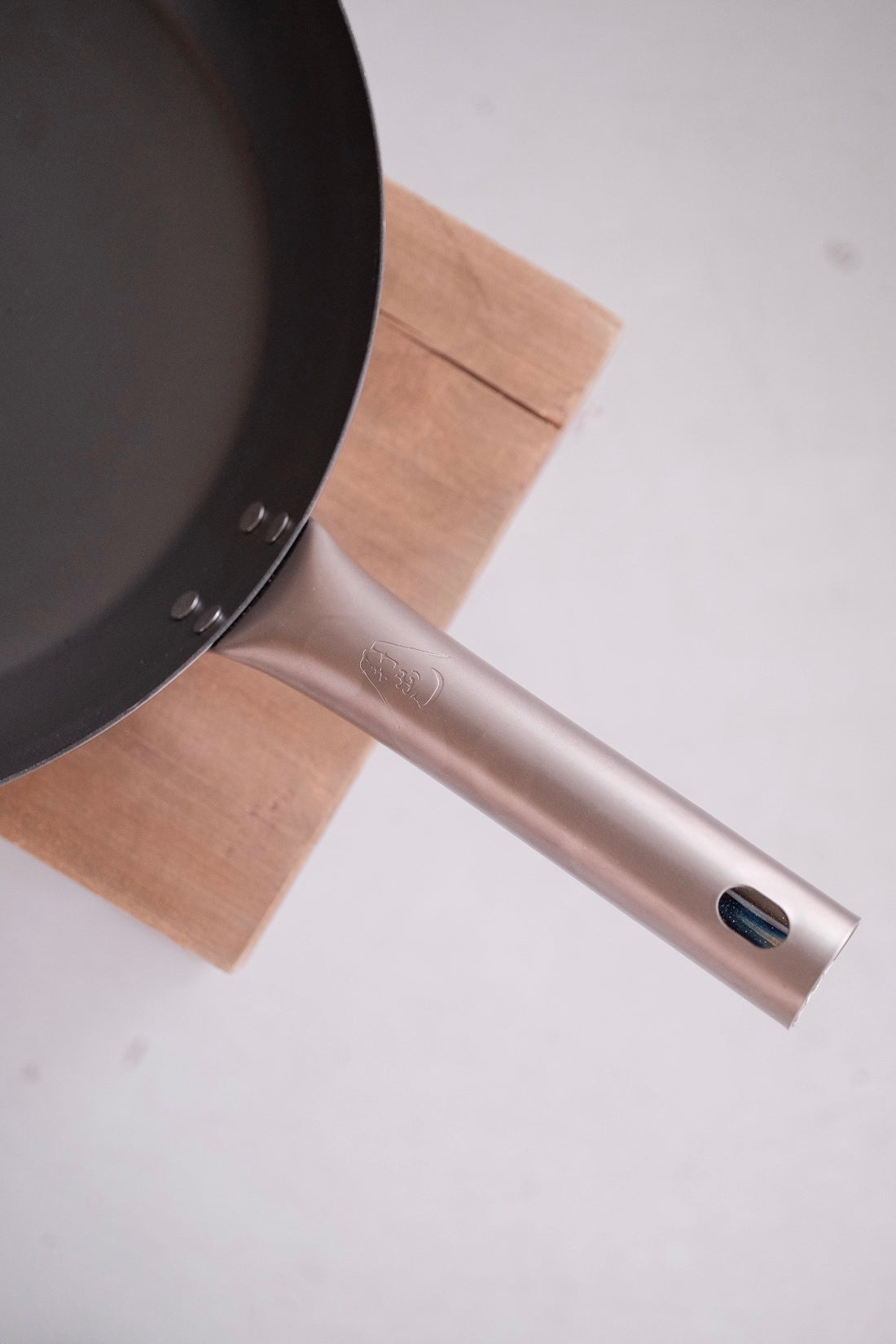 Yamada Kogyosho 山田工業所 HANAKO+a Frying Pan with Titanium Handle (28cm)