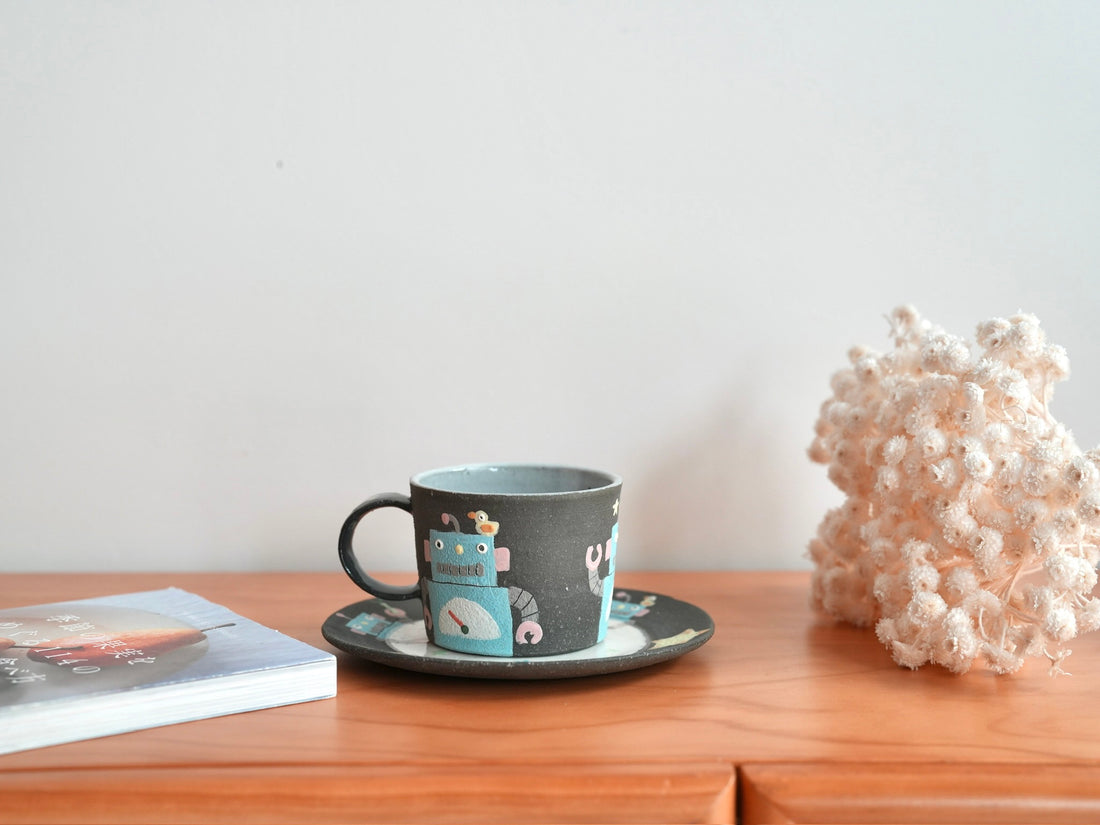 Akemi Nakamura 中村明美 Animal Mug with Saucer AN09