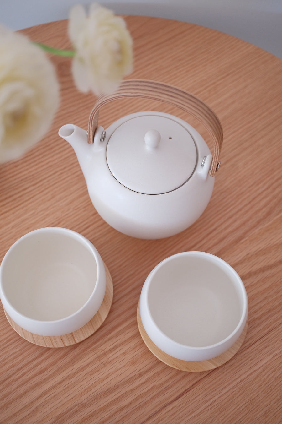 SALIU YUI Teapot Set 600ml - 5 Piece Gift Set (Teapot, Large Cup, Tea Tray) White