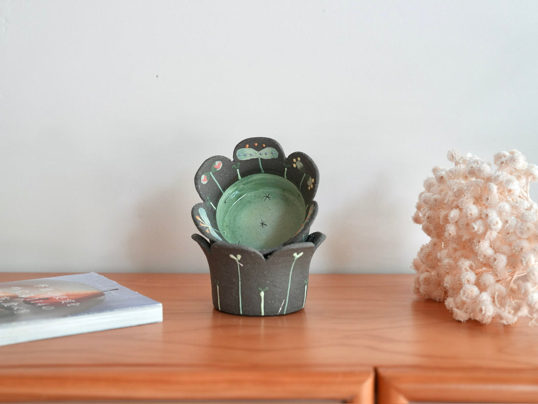 Akemi Nakamura 中村明美 Flower Shaped Bowl AN20