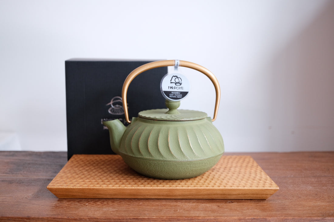 IWACHU Iron Kyusu Teapot Wave Pattern -Tsurugane