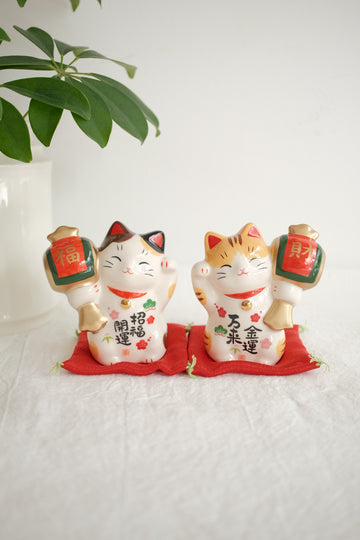 薬師窯 Maneki Neko Lucky Cat Ornament - Fortune Mallet