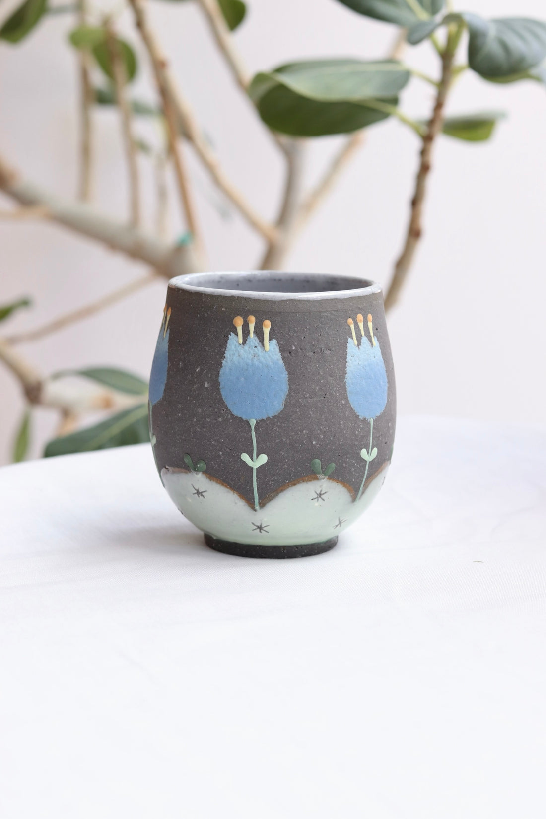 Akemi Nakamura 中村明美 Tulip Teacup AN12
