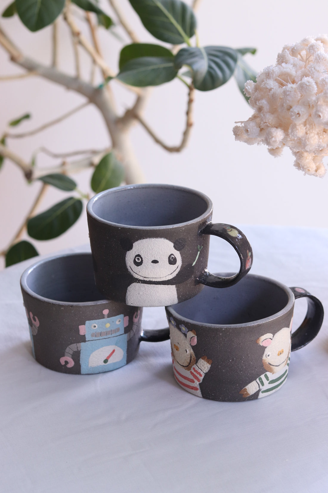 Akemi Nakamura 中村明美 Animal Mug AN03