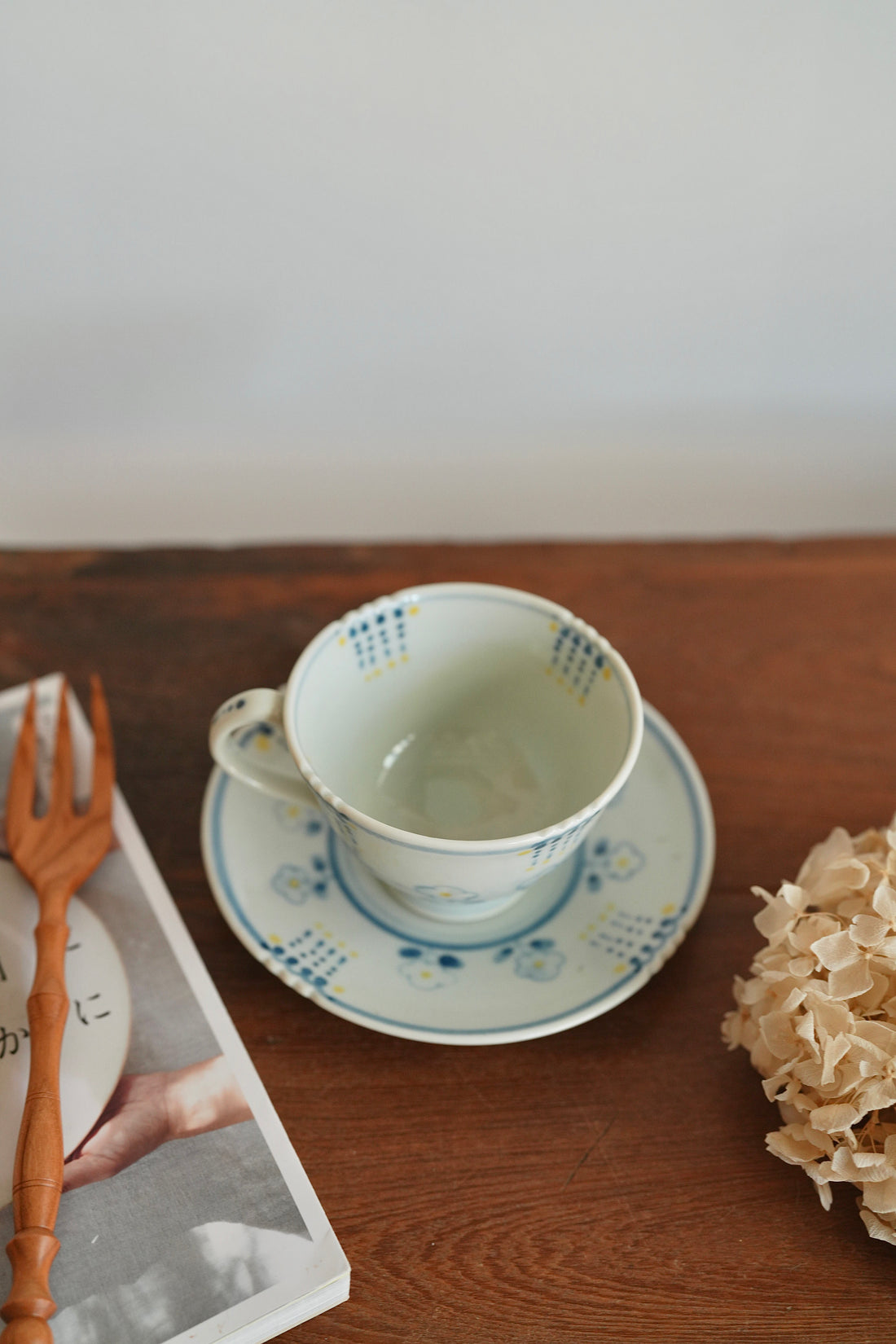 Maya Inamura 稲村真耶 Yellow Flower Mug and Saucer Set MI27