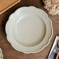 Atelier Gyuusha Large Floral Shape Round Deep Plate