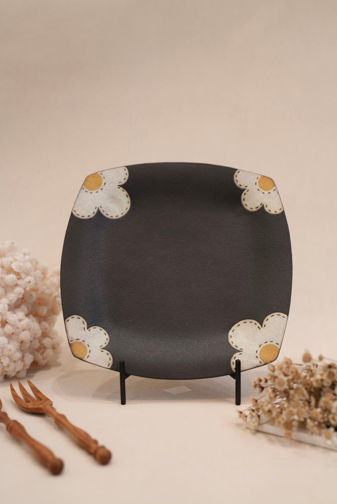 Kei Mitsumochi ミツ持啓 24cm Square Plate - Black Flower KM22