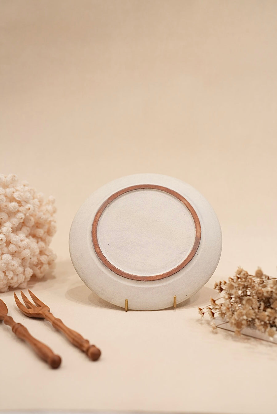 Kei Mitsumochi ミツ持啓 Floral Black Rim Round Plate - 19cm Medium KM31