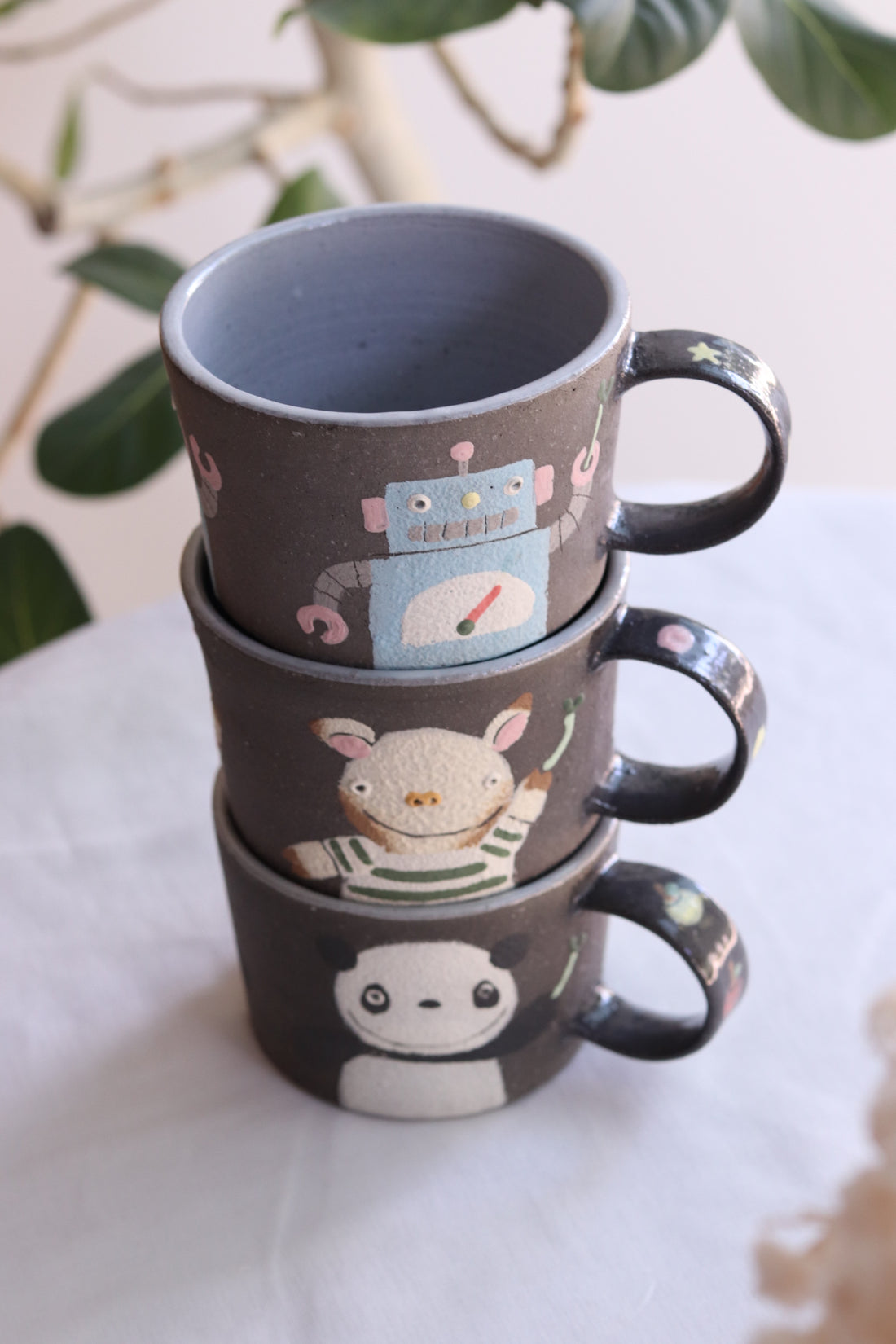Akemi Nakamura 中村明美 Animal Mug AN03