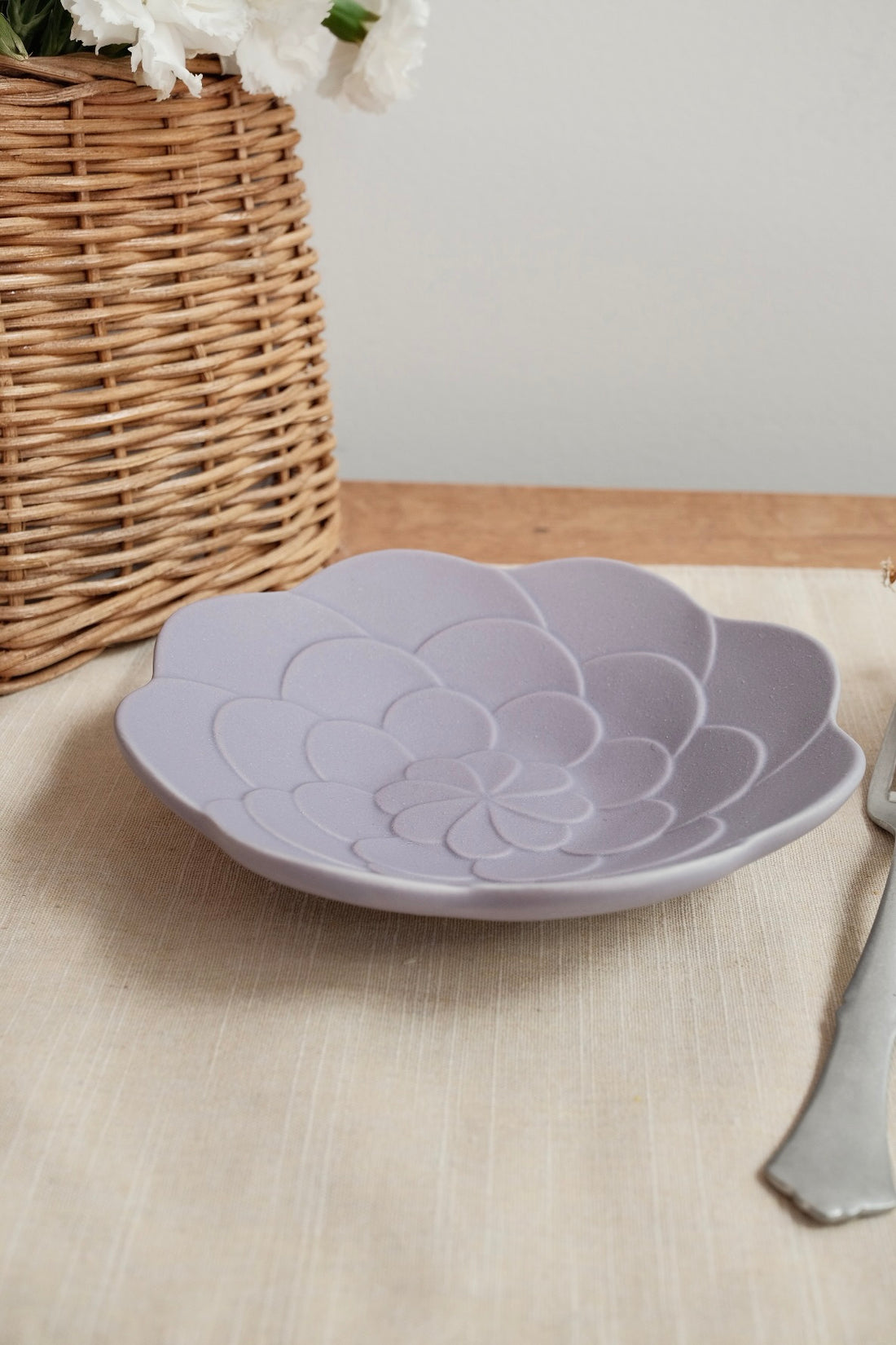Mashiko Pottery Yoshizawa Purple Flower Plate