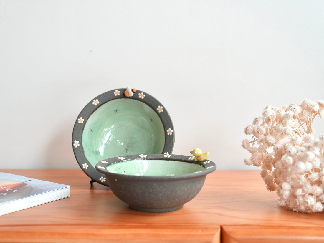 Akemi Nakamura 中村明美 Flower Bowl with Animal Deco AN19