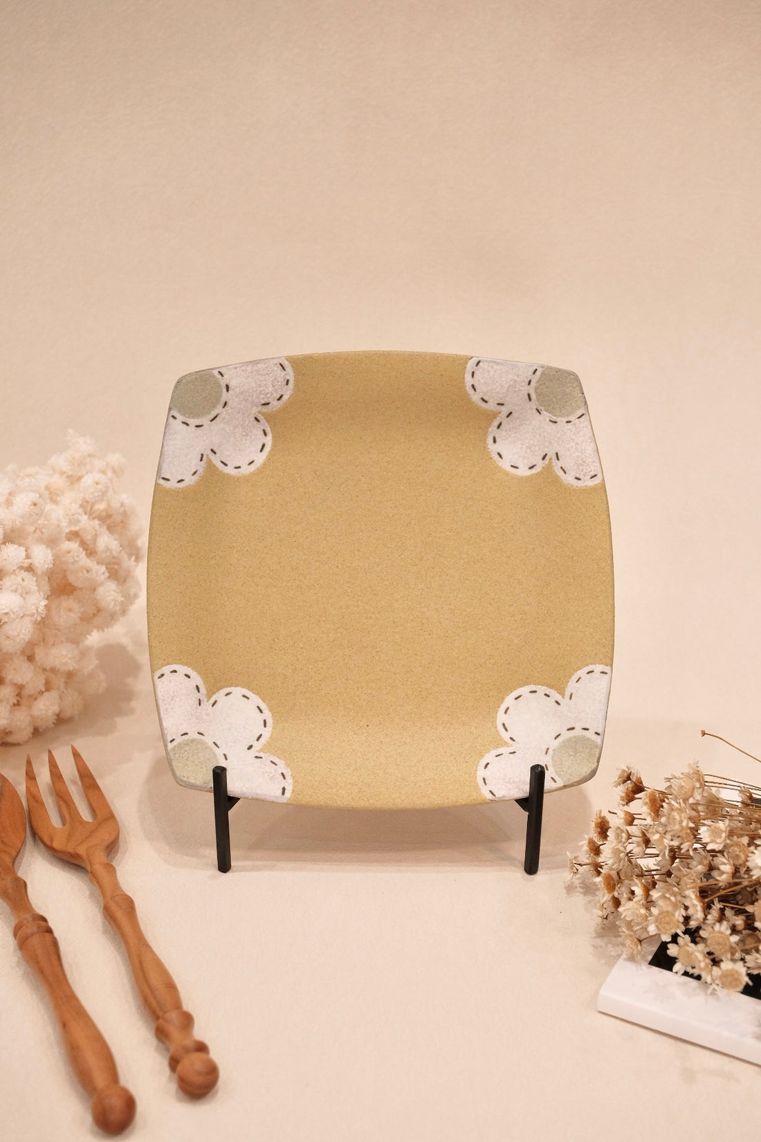 Kei Mitsumochi ミツ持啓 17cm Square Plate - Yellow Flower KM26