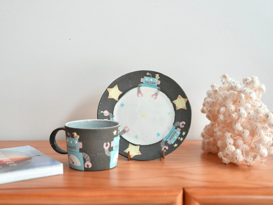 Akemi Nakamura 中村明美 Animal Mug with Saucer AN09