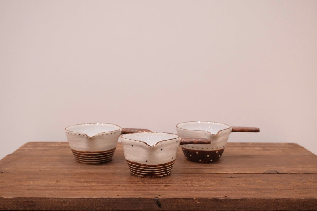 Emishi Kobo 池田匡優&美弥子 - Small Bowl with Handle and Spout EK23