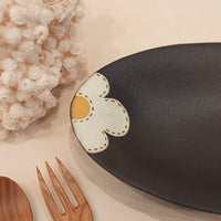 Kei Mitsumochi ミツ持啓 Oval Plate - Black Flower KM09