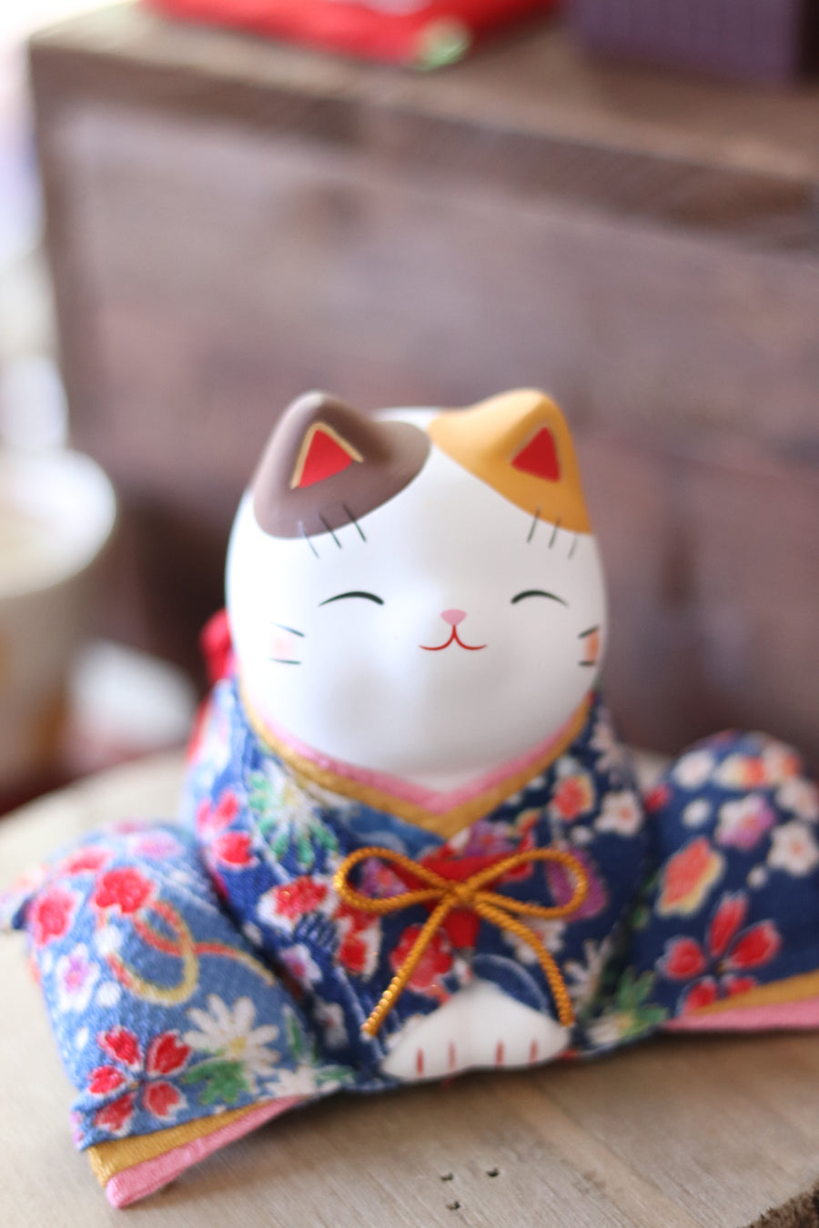 Maneki-neko Kimono Lucky Cat