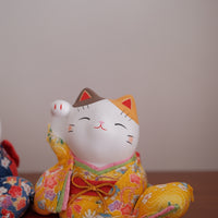 Maneki-neko Kimono Lucky Cat