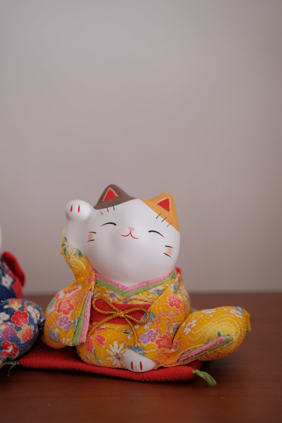 Maneki-neko Kimono Lucky Cat