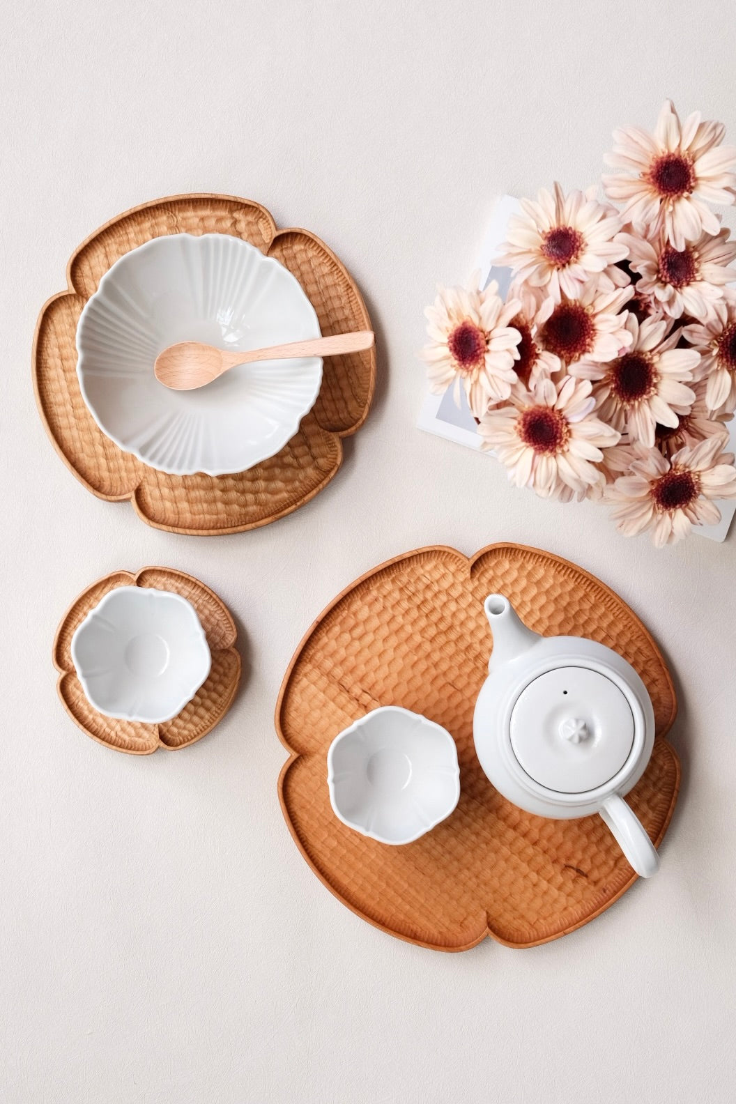 Kazunori Takatsuka 高塚和則 Flower Plate Cherry Wood Medium KU08