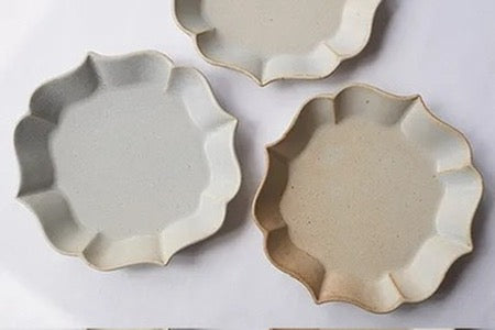 Mashiko Pottery Yoshizawa Light Brown/Blue Flower Shaped Plate