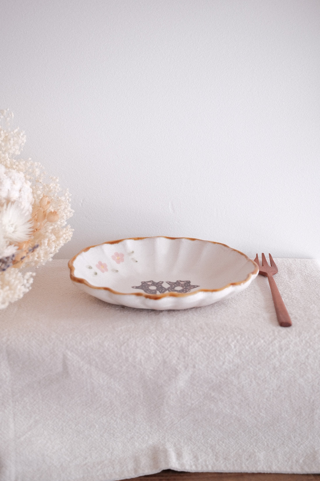 Kato Mikiko 加藤美纪子 Flower-shaped Plate White Slip - MK30