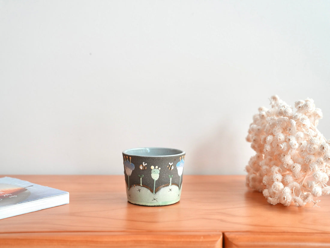 Akemi Nakamura 中村明美Sheep and Bee Free Cup AN10