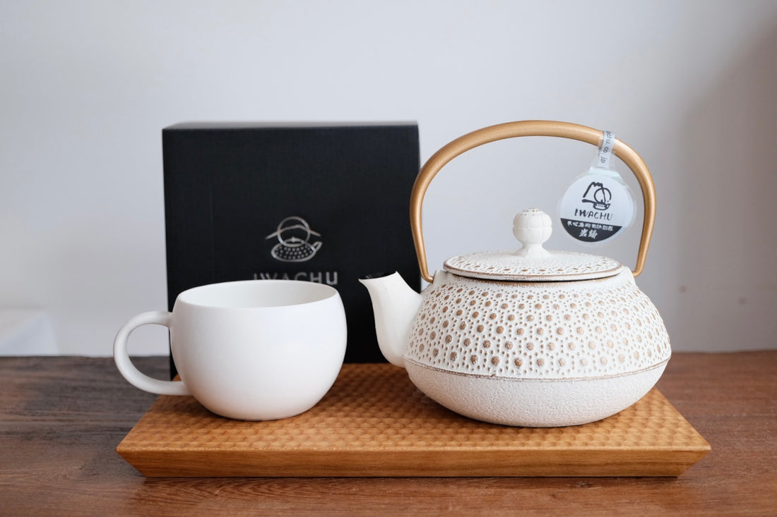 IWACHU Iron Teapot - White Gold - Dots Pattern