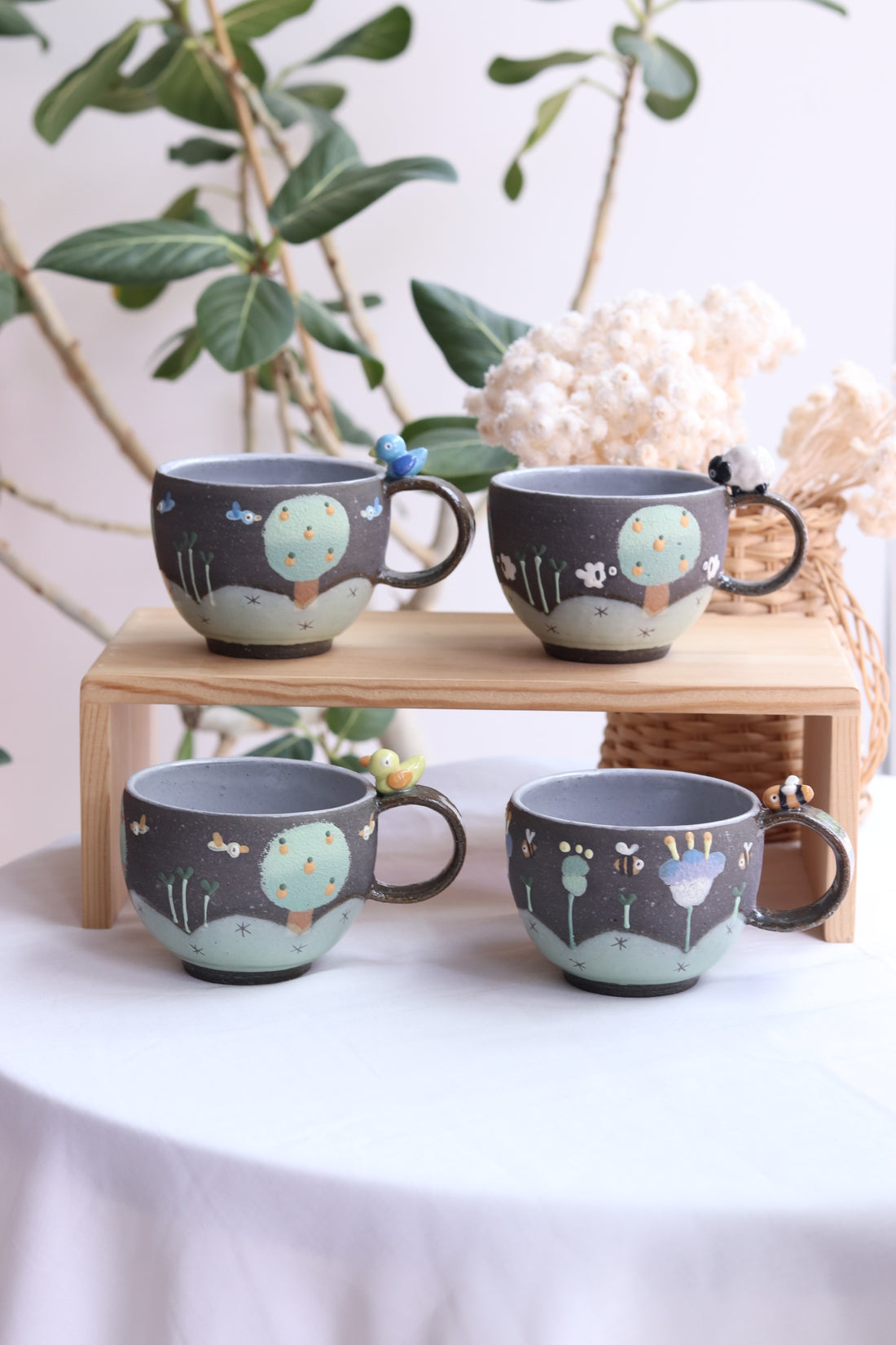 Akemi Nakamura 中村明美 Mug with Animal Deco Handle AN04