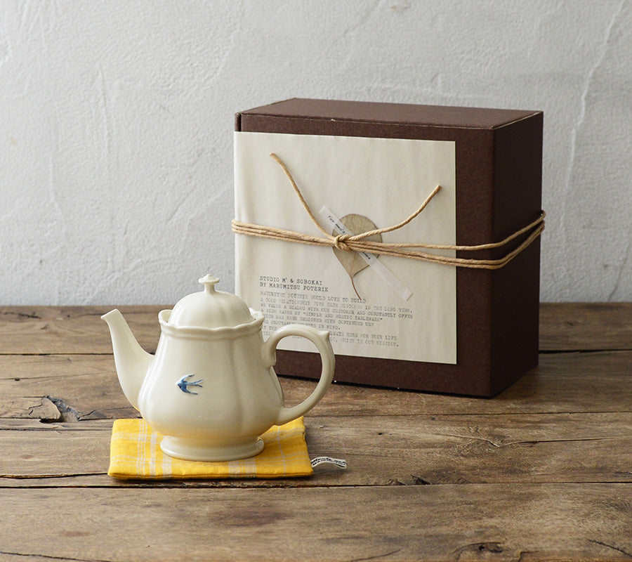 Studio M' Early Bird Teapot