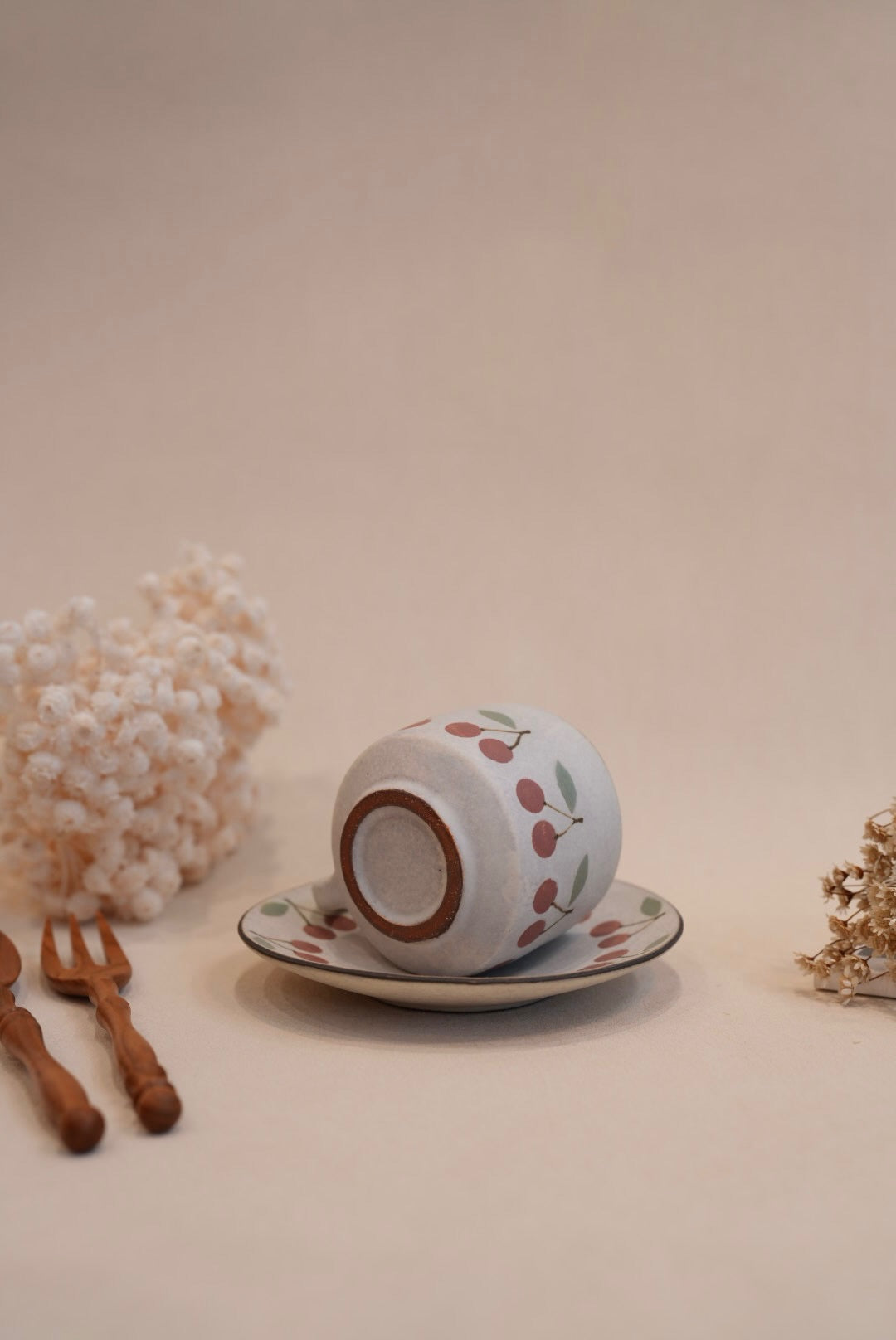 Kei Mitsumochi ミツ持啓 Cherry Mug with Saucer - Red  KM13