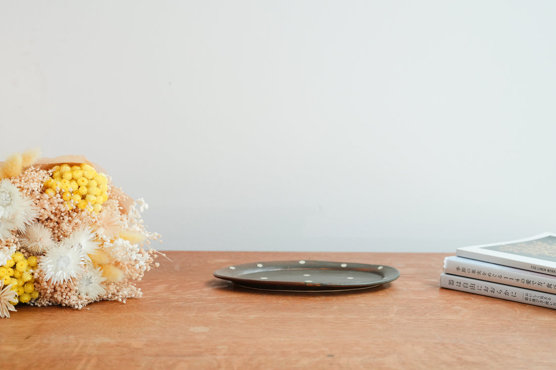 Ken Aoki 青木挙 Small Oval Plate KE04