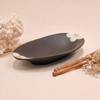 Kei Mitsumochi ミツ持啓 Oval Plate - Black Flower KM09