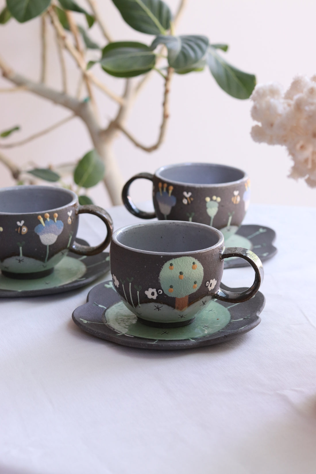 Akemi Nakamura 中村明美 Flower Round Mug with Saucer AN05