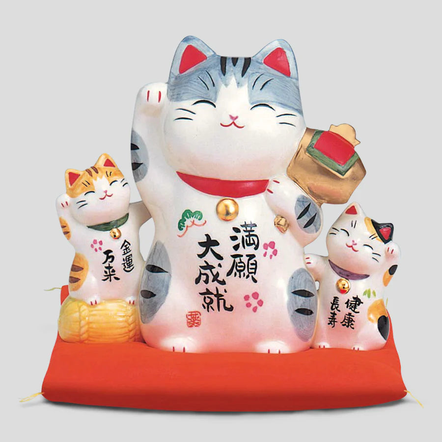 薬師窯 Maneki Neko Lucky Cat Ornament - Fulfillment of wishes