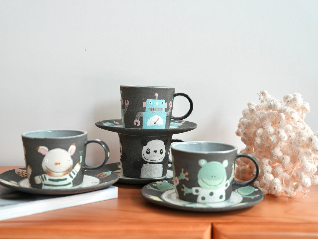 Akemi Nakamura 中村明美 Animal Mug with Saucer AN09