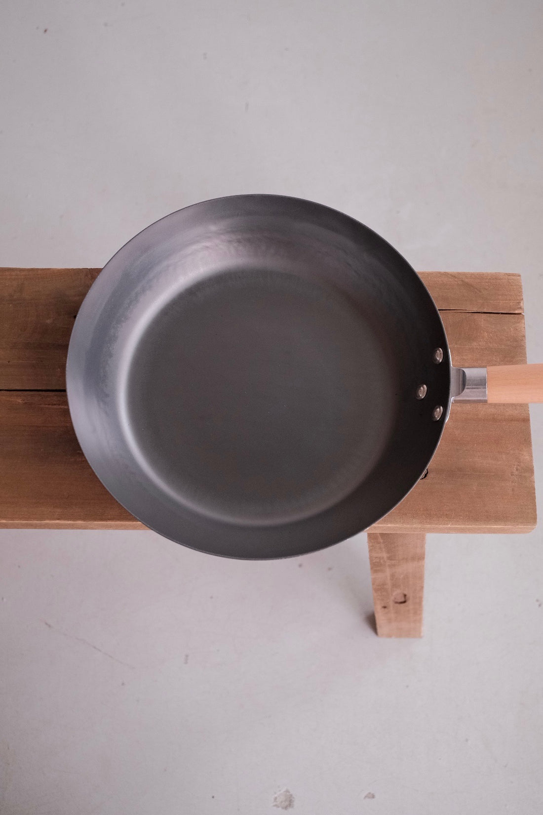 Yamada Kogyosho 山田工業所 HANAKO+a Frying Pan with Wooden Handle