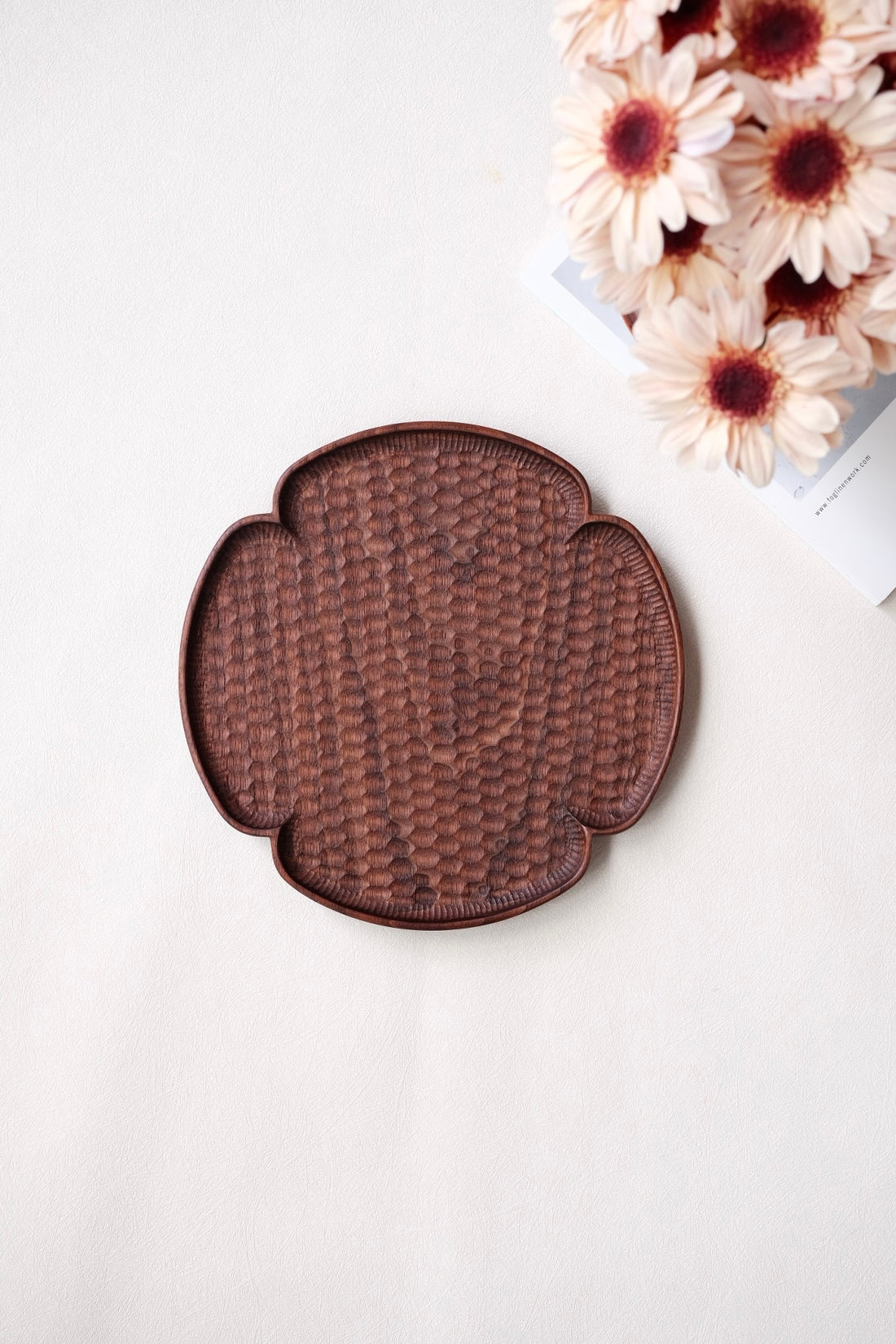 Kazunori Takatsuka 高塚和則 Flower Plate Walnut Wood Medium KU11