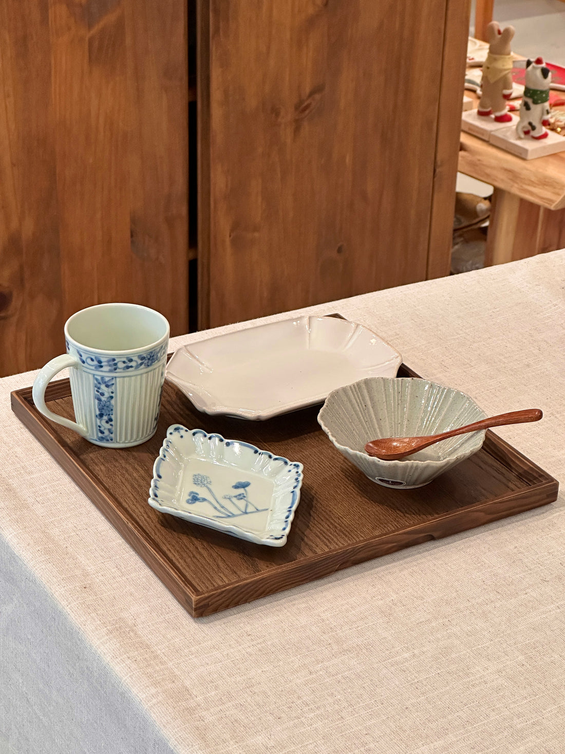 Non-Slip Surface Natural Wood Serving Tray