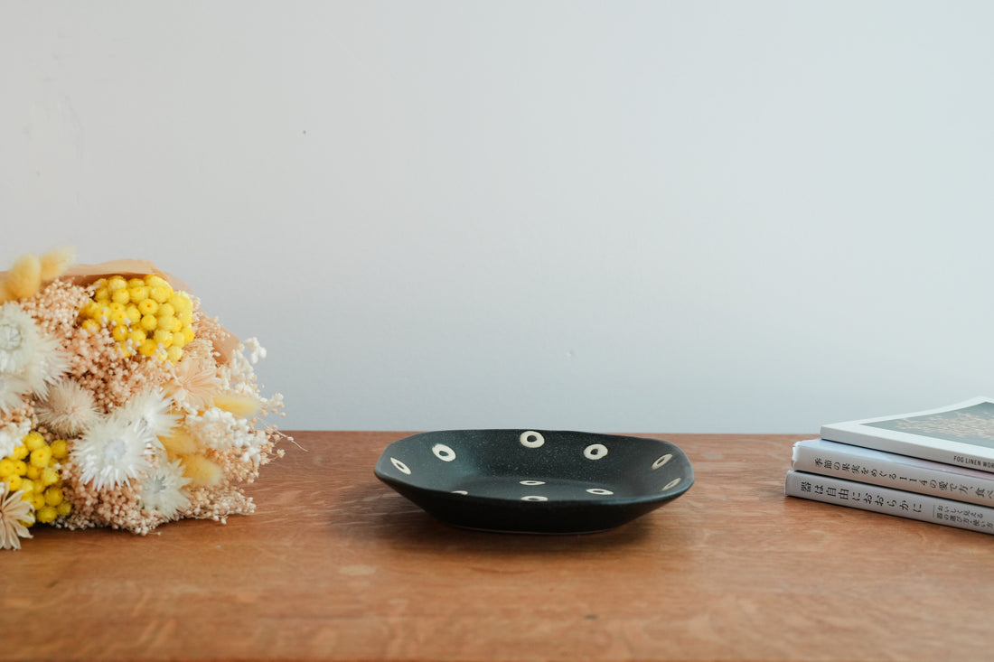 Ken Aoki 青木挙 Square Plate KE05