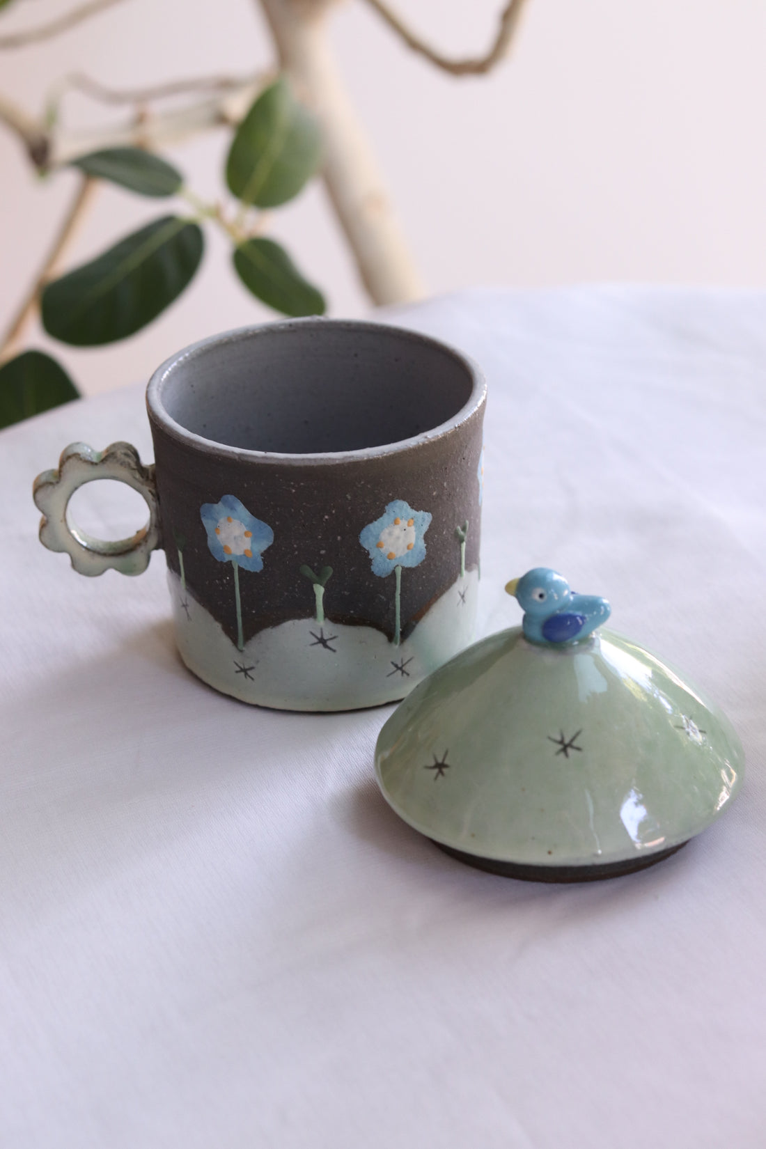 Akemi Nakamura 中村明美 Mug with Lid AN02