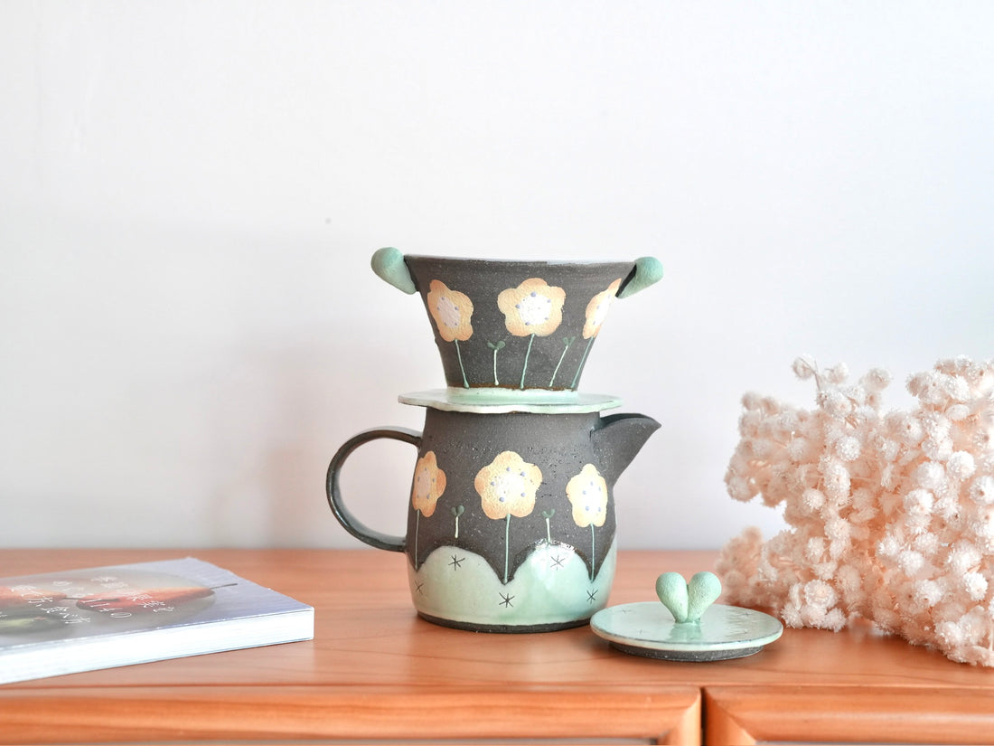 Akemi Nakamura 中村明美 Coffee Filter with Jug AN14