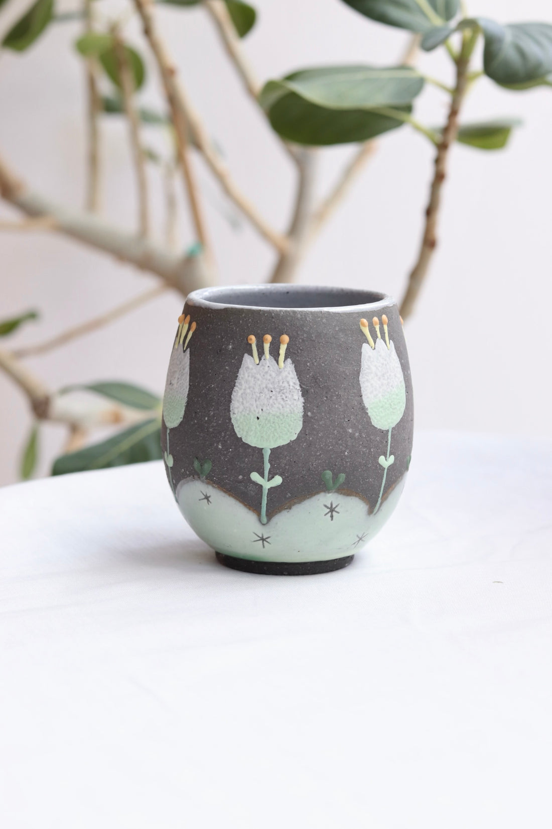 Akemi Nakamura 中村明美 Tulip Teacup AN12