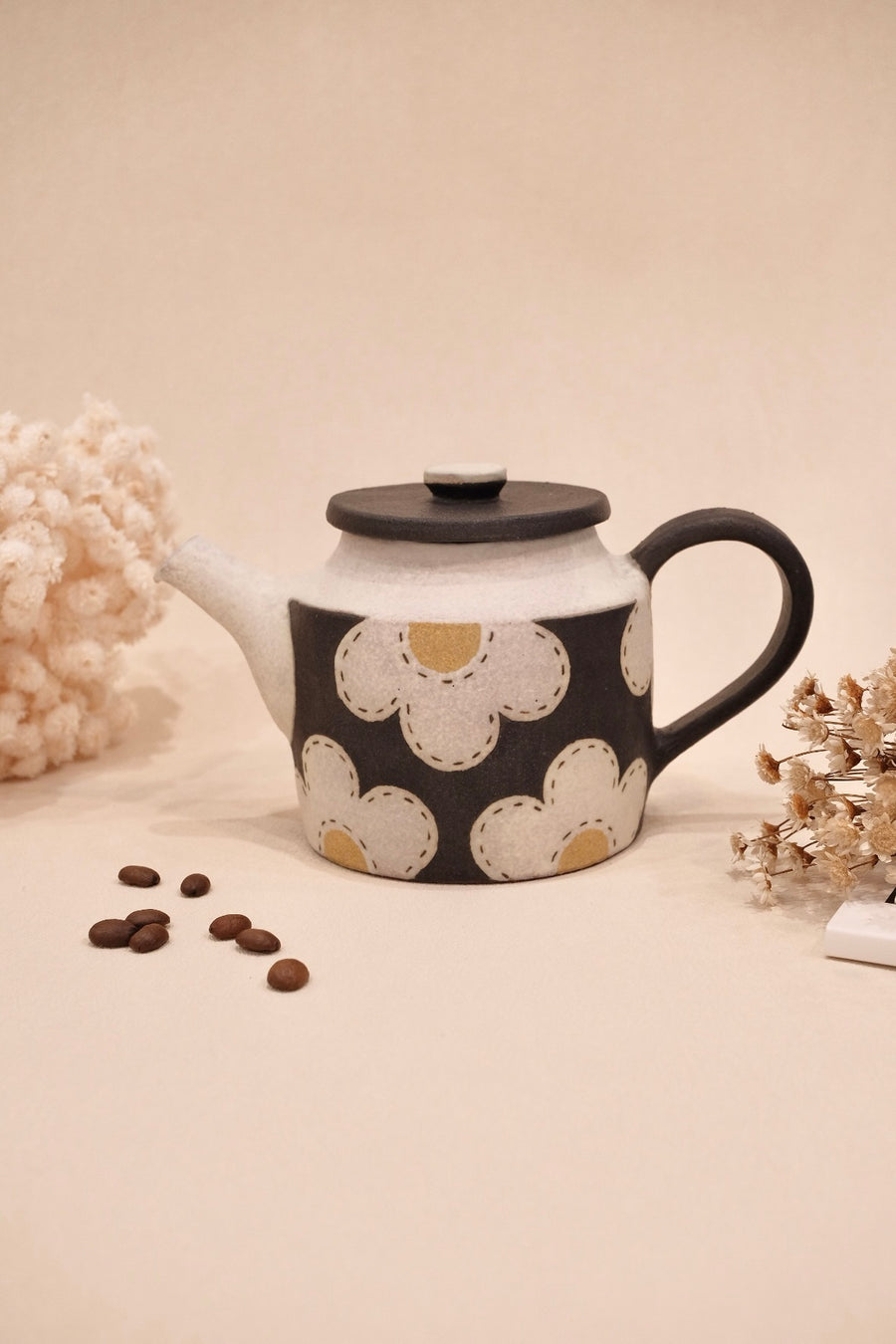 Kei Mitsumochi ミツ持啓 Flower Teapot - Black KM78