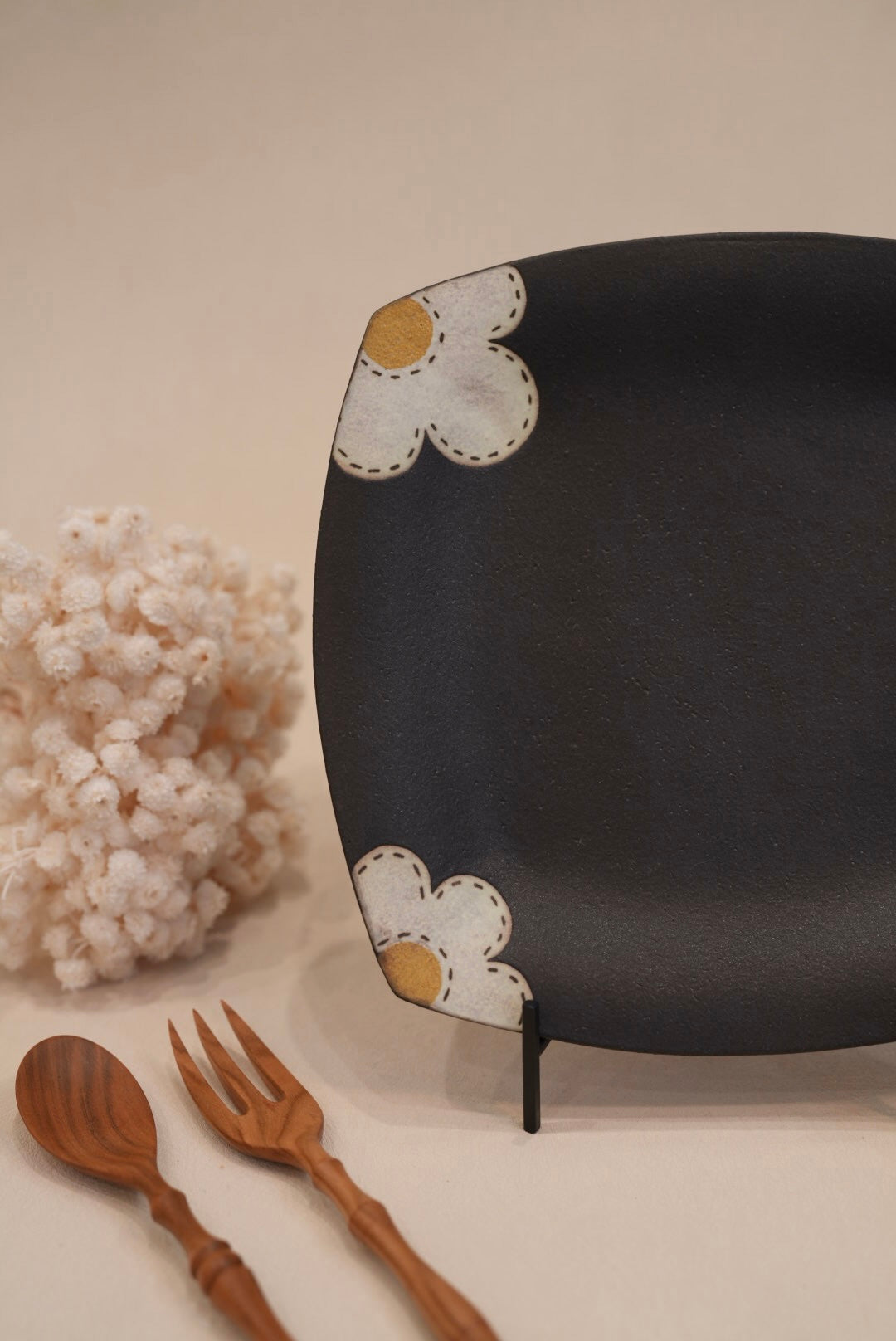 Kei Mitsumochi ミツ持啓 24cm Square Plate - Black Flower KM22