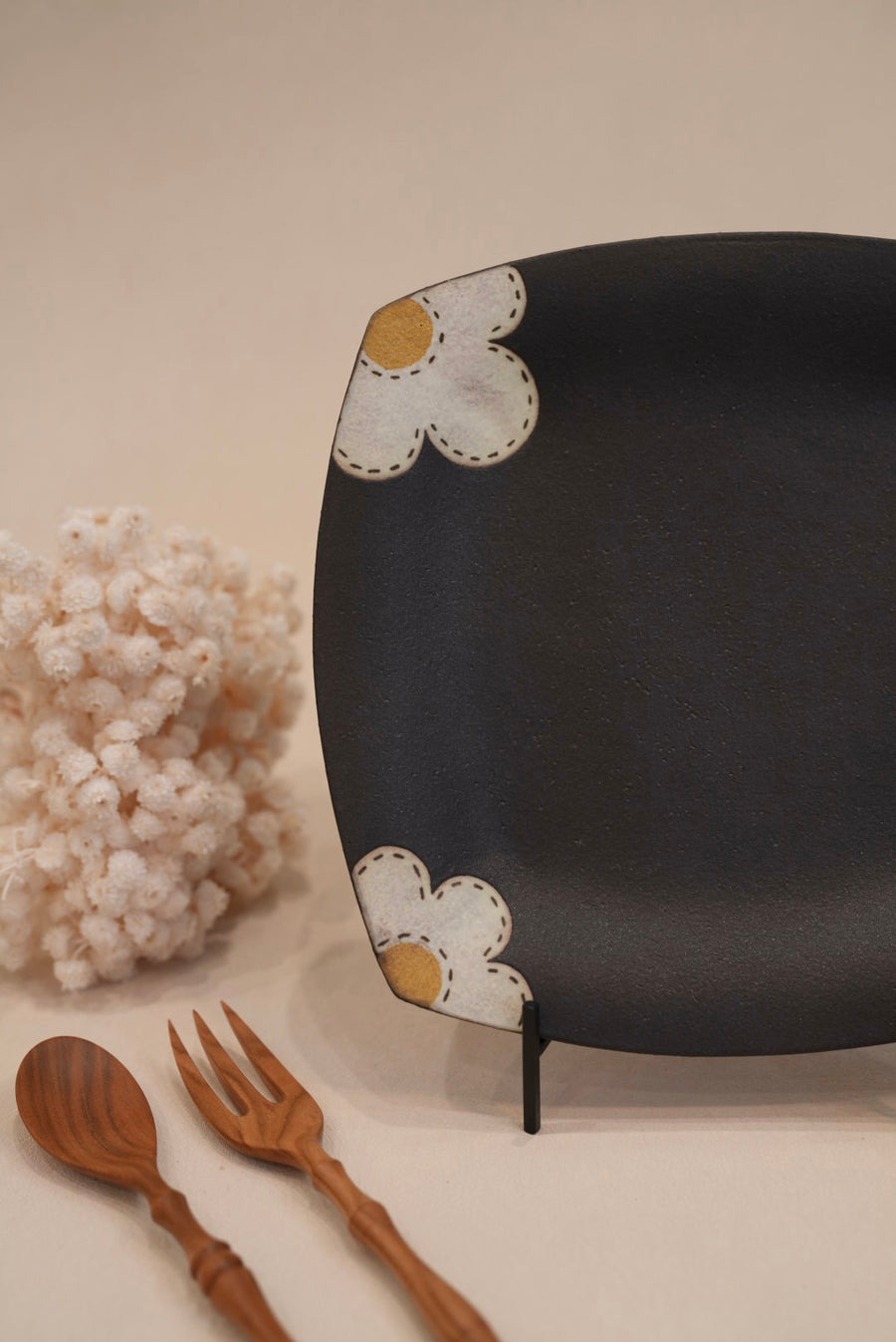 Kei Mitsumochi ミツ持啓 24cm Square Plate - Black Flower KM22