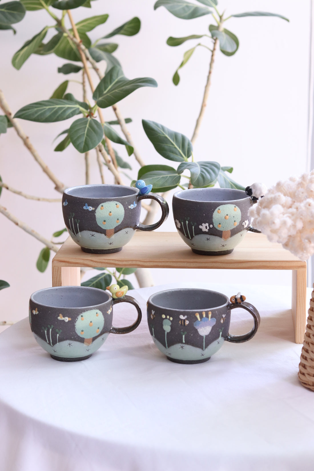 Akemi Nakamura 中村明美 Mug with Animal Deco Handle AN04