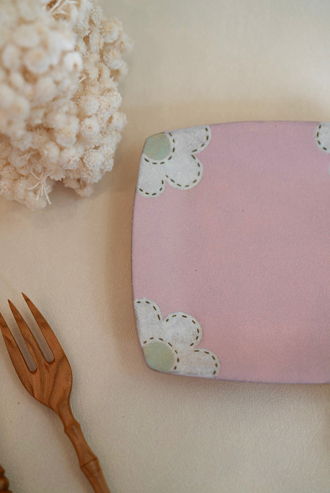 Kei Mitsumochi ミツ持啓 17cm Square Plate - Pink Flower KM28