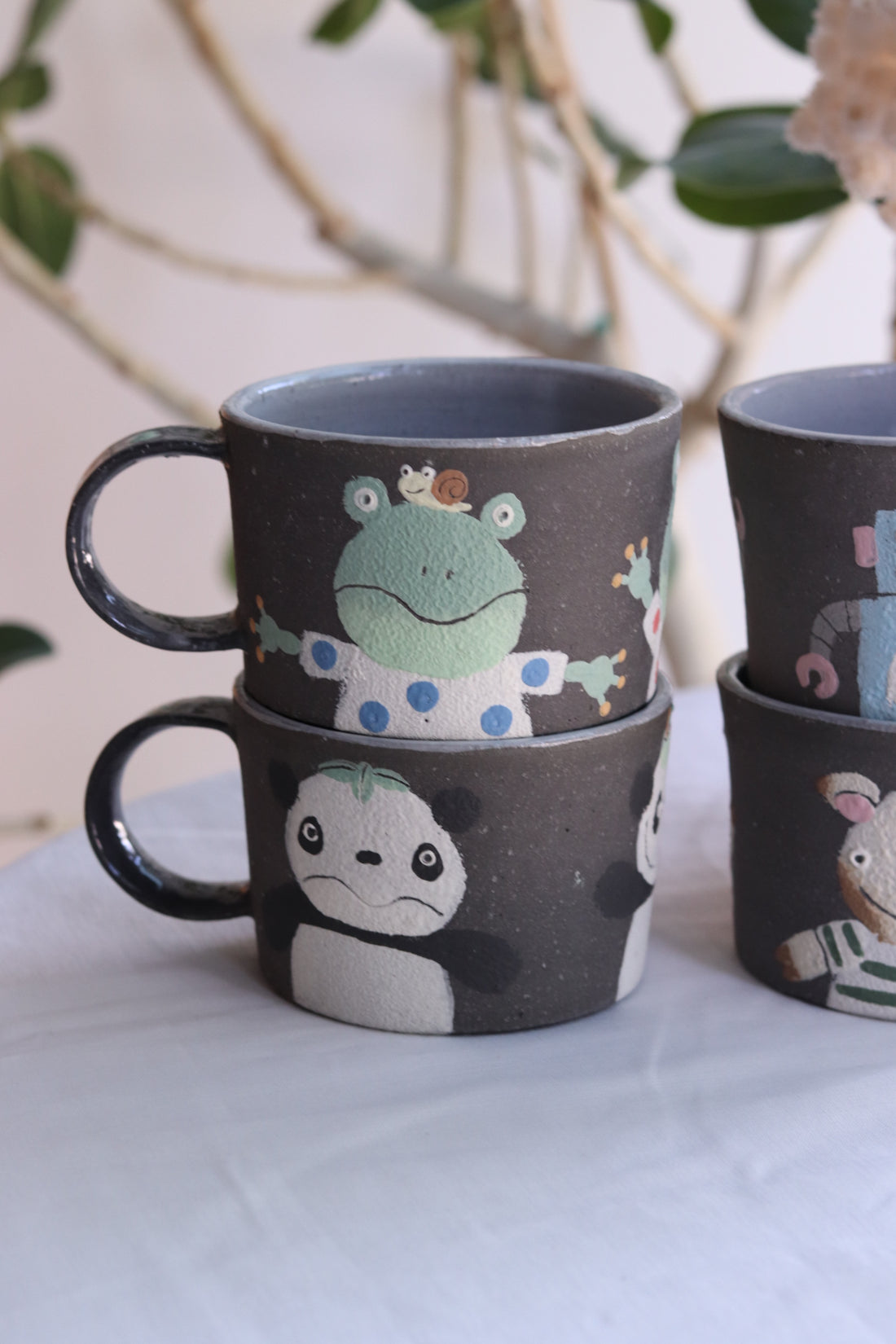 Akemi Nakamura 中村明美 Animal Mug AN03