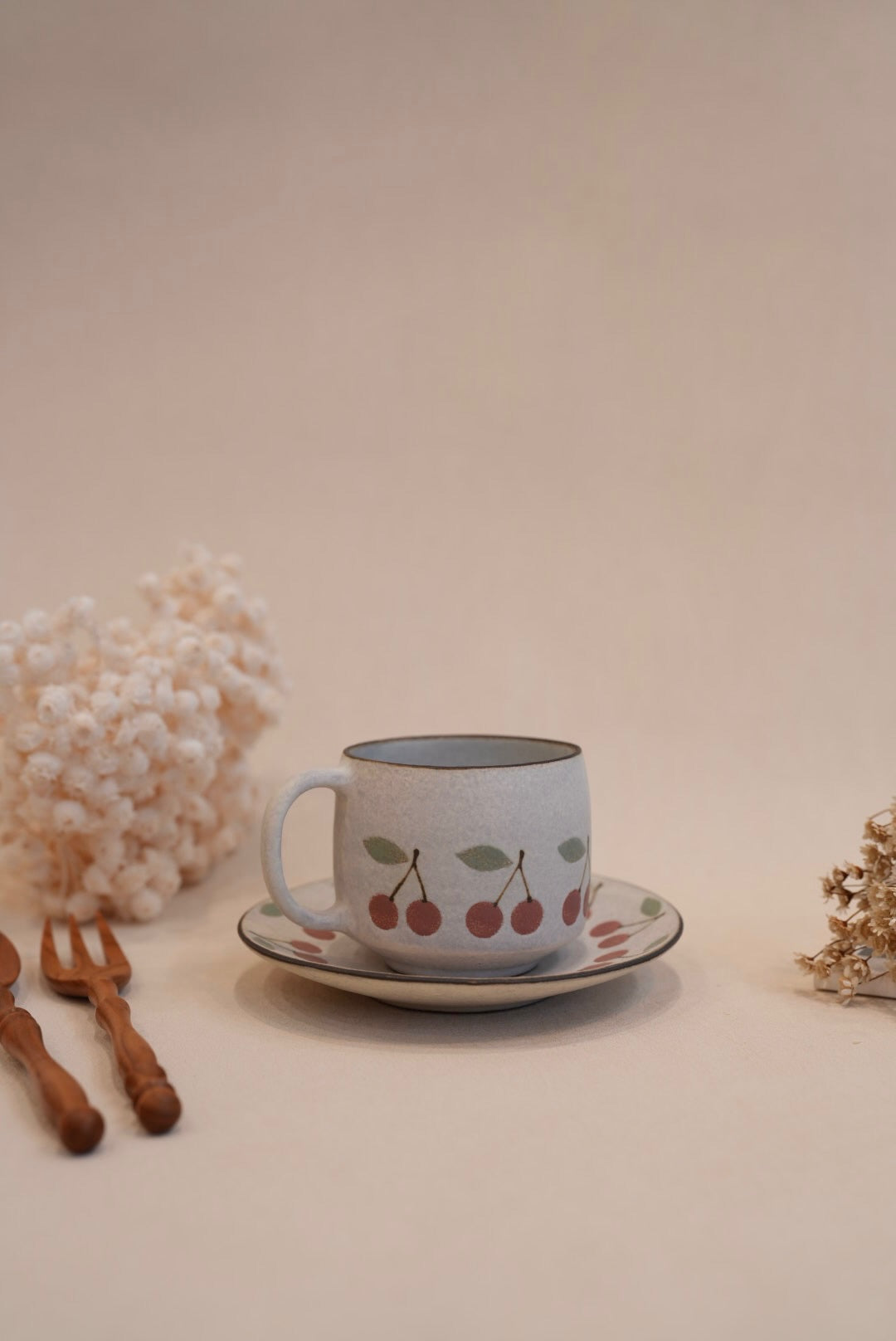 Kei Mitsumochi ミツ持啓 Cherry Mug with Saucer - Red  KM13