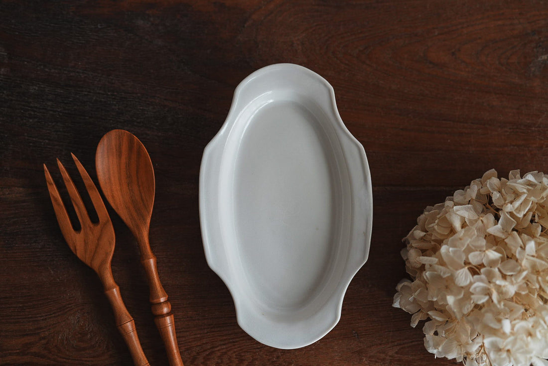 Maya Inamura 稲村真耶 Small White Oval Plate MI25